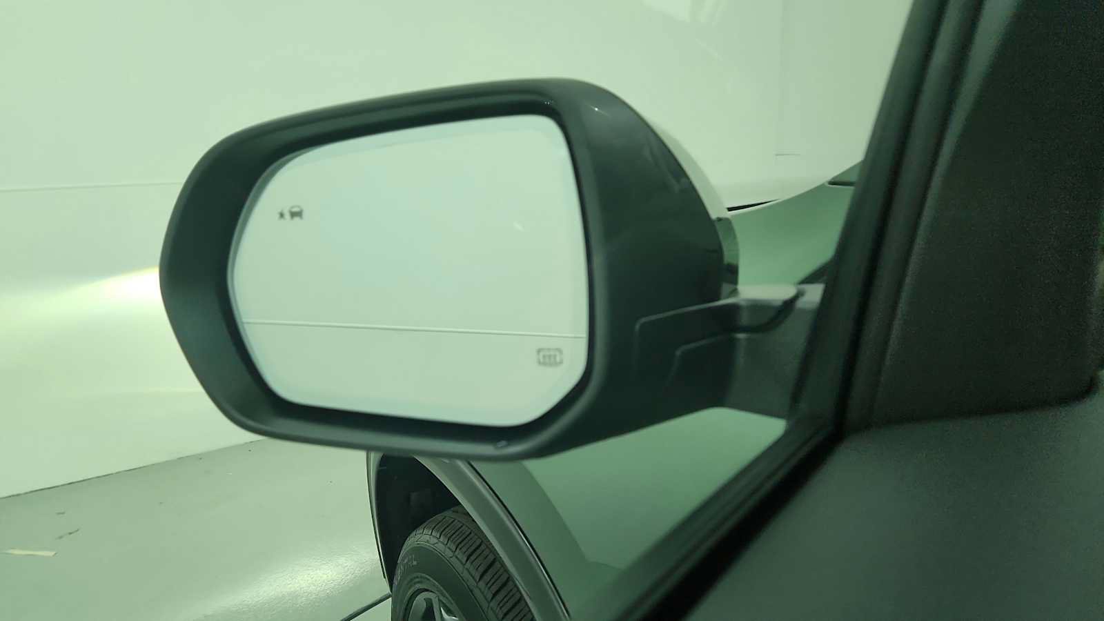 New 2027 Chevrolet Traverse RS FWD image 15