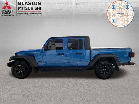 Used 2024 Jeep Gladiator Sport AWD/4WD image 18