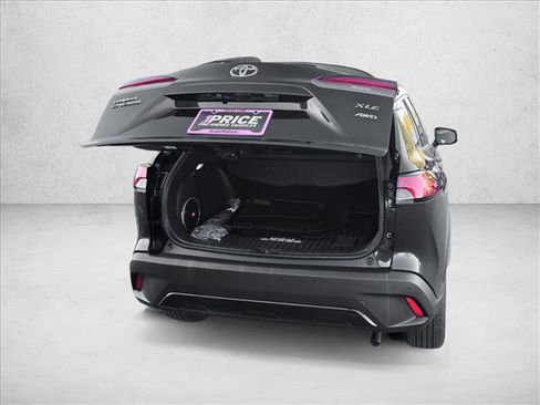 Certified 2025 Toyota Corolla Cross XLE image 6