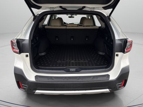 Used 2020 Subaru Outback Limited image 7