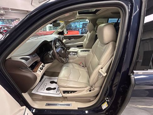 Used 2017 Cadillac Escalade Premium Luxury AWD/4WD image 57