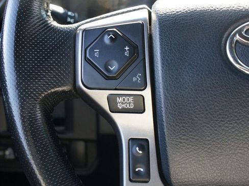 Used 2017 Toyota Tacoma Limited w/ Tow Package image 11