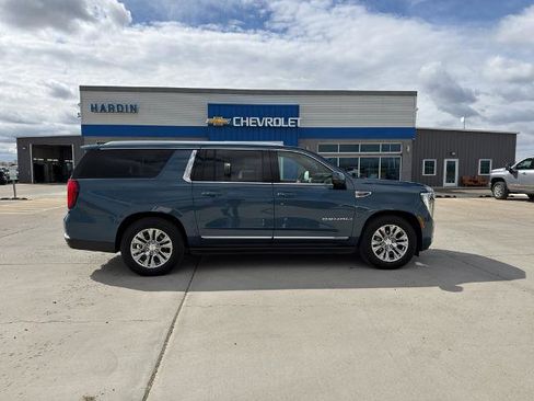 Used 2025 GMC Yukon XL Denali w/ Sun & Power Step Package AWD/4WD image 7