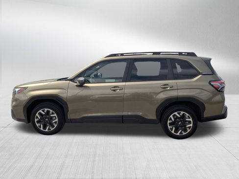 Used 2025 Subaru Forester Premium AWD/4WD image 2