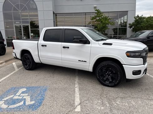Used 2025 RAM 1500 Big Horn AWD/4WD image 36