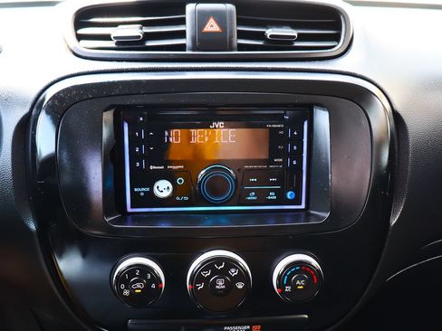 Used 2017 Kia Soul FWD image 46