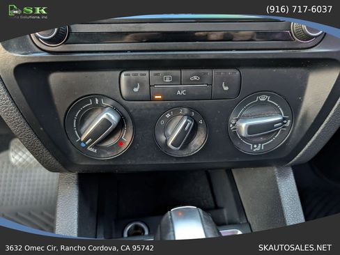 Used 2017 Volkswagen Jetta SE FWD image 22