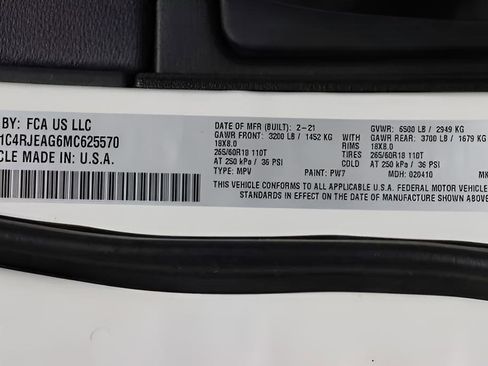 Used 2021 Jeep Grand Cherokee Laredo image 18