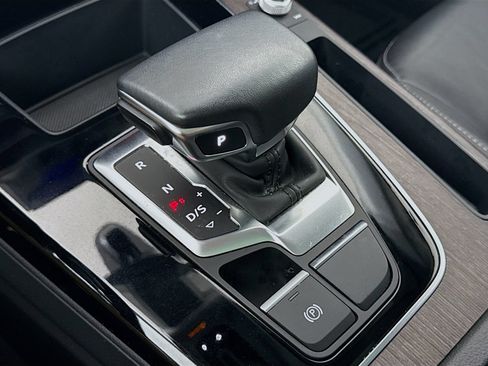 Certified 2023 Audi Q5 Premium w/ Convenience Package AWD/4WD image 18