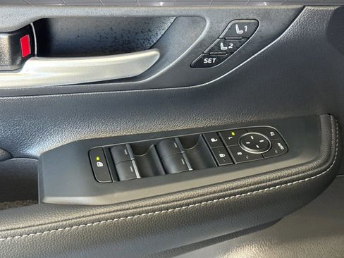 Used 2024 Toyota Grand Highlander AWD image 13