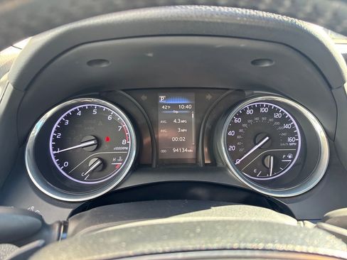 Used 2020 Toyota Camry SE image 21