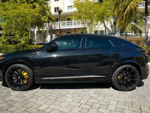 Used 2022 Lamborghini Urus image 15