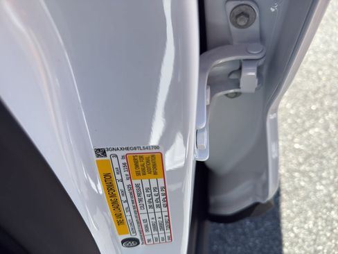 New 2026 Chevrolet Equinox LT w/ Convenience Package II FWD image 23
