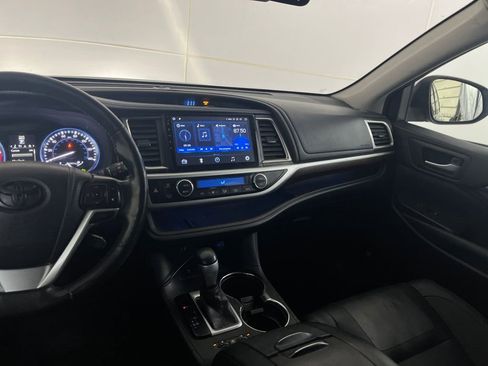 Used 2015 Toyota Highlander Limited Platinum image 34