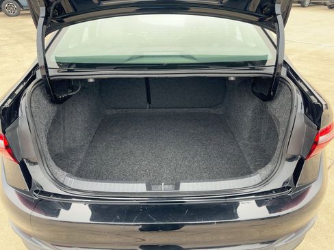 Used 2024 Volkswagen Jetta SE image 28