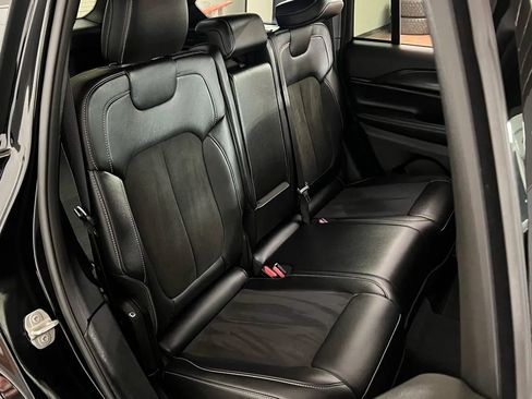 Used 2023 Jeep Grand Cherokee Altitude AWD/4WD image 33