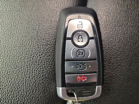 Used 2020 Ford Explorer XLT w/ Equipment Group 202A image 32