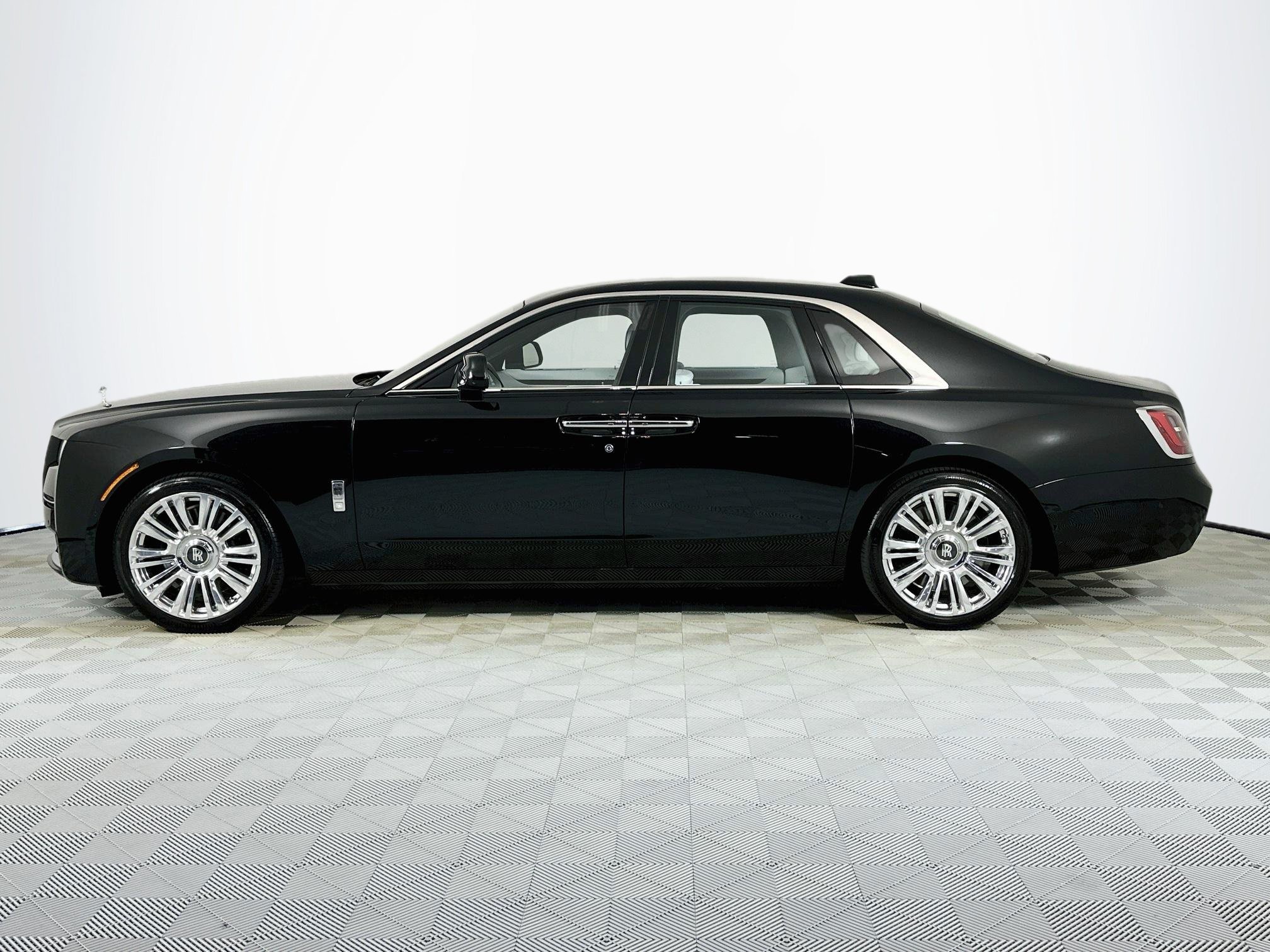 Certified 2022 Rolls-Royce Ghost AWD/4WD image 3