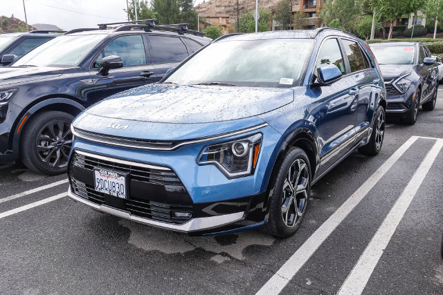 Used 2023 Kia Niro EX Touring FWD image 4