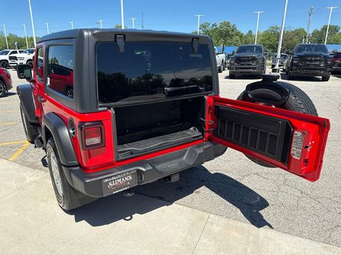 Used 2019 Jeep Wrangler Sport AWD/4WD image 17