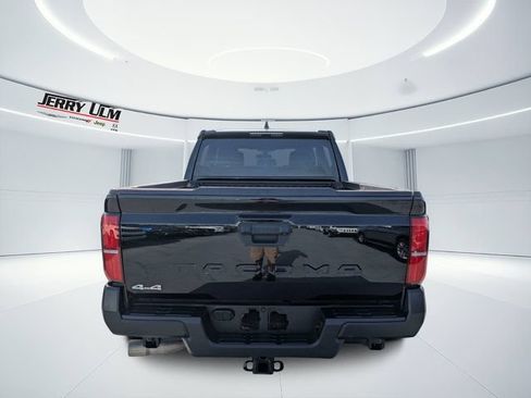 Used 2025 Toyota Tacoma SR AWD/4WD image 4