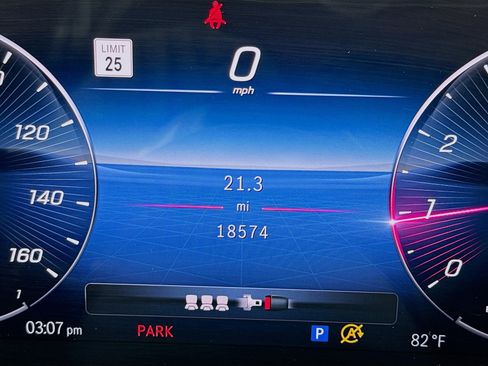 Used 2024 Mercedes-Benz C 300 Sedan image 8