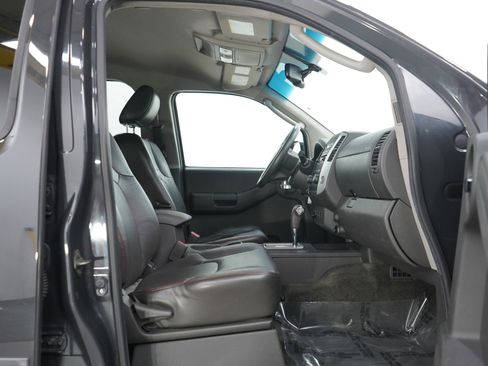 Used 2012 Nissan Xterra PRO-4X w/ Pro-4x Leather Pkg image 10