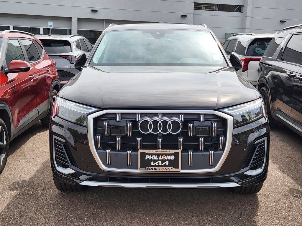 Used 2025 Audi Q7 2.0T Premium Plus w/ Premium Plus Package AWD/4WD image 2