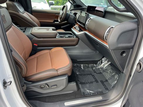 Used 2025 Ford Expedition Max King Ranch AWD/4WD image 13