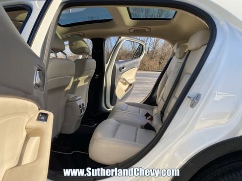 Used 2017 Mercedes-Benz GLA 250 4MATIC image 36