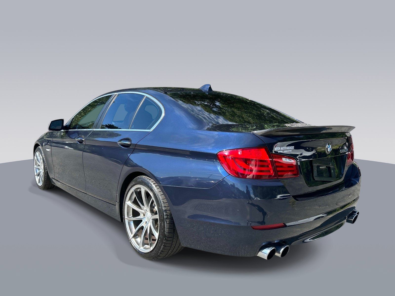 Used 2011 BMW 550i xDrive Sedan AWD/4WD image 5