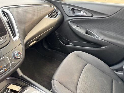 Used 2016 Chevrolet Malibu LT image 44