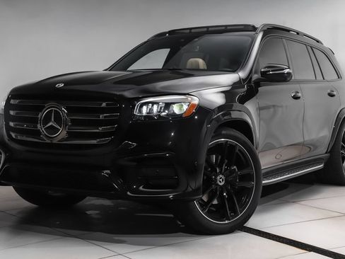 Used 2025 Mercedes-Benz GLS 450 4MATIC image 21