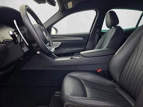 Used 2024 Maserati Grecale GT image 13