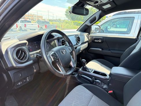 Used 2023 Toyota Tacoma TRD Off-Road AWD/4WD image 8