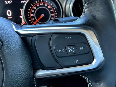 Used 2018 Jeep Wrangler Unlimited Sahara AWD/4WD image 23