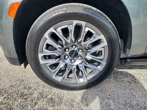 Used 2023 GMC Yukon XL Denali Ultimate AWD/4WD image 12