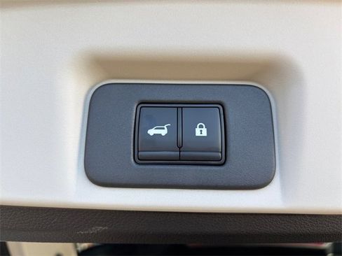 Used 2023 Nissan Ariya FWD image 45