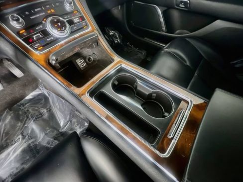 Used 2018 Lincoln Continental Premiere FWD image 25