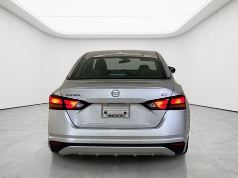 Used 2024 Nissan Altima 2.5 SV FWD image 3