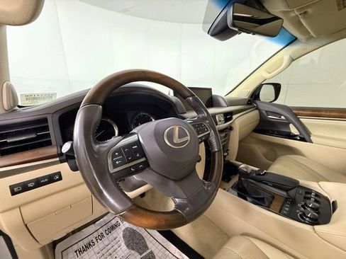 Used 2018 Lexus LX 570 4WD image 6