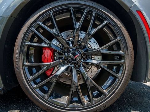 Used 2016 Chevrolet Corvette Z06 w/ 3LZ Preferred Equipment Group RWD image 14