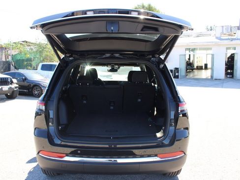 Used 2025 Jeep Grand Cherokee Laredo w/ Luxury Tech Group I image 29