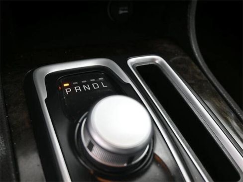 Used 2020 Chrysler 300 Limited image 11