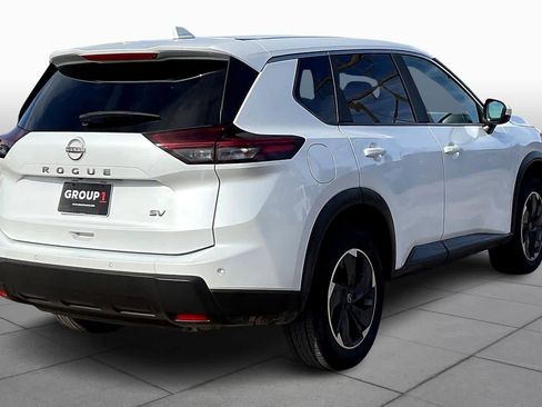 Used 2024 Nissan Rogue SV image 12