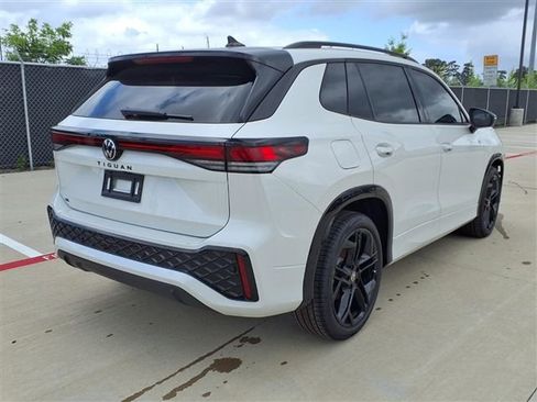 New 2026 Volkswagen Tiguan SE R-Line FWD image 4