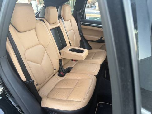 Used 2014 Porsche Cayenne Platinum Edition AWD/4WD image 28