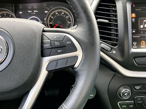 Used 2014 Jeep Cherokee Trailhawk w/ Leather Interior Group image 26