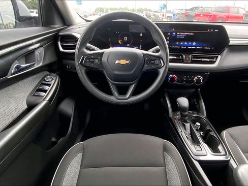 Used 2024 Chevrolet TrailBlazer LT FWD image 6