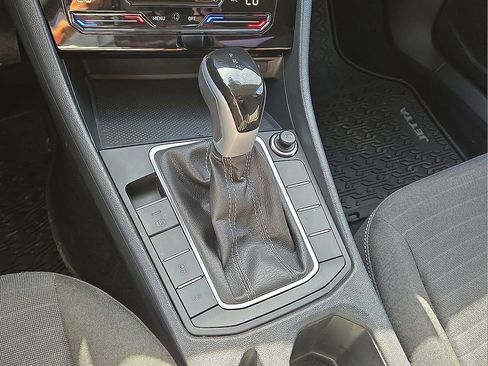 Used 2025 Volkswagen Jetta S image 27